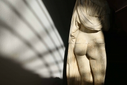 http://www.juliesteyer.com/files/gimgs/th-10_fessier antique ©Julie Steyer.jpg